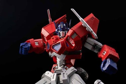 Flame_Toys_Optimus_Prime_Pic_1.jpg