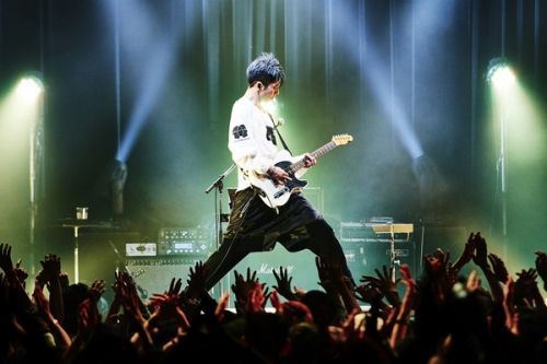 MIYAVI_Pic_3.jpg