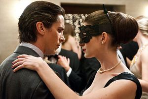 chistian-bale-anne-hathaway-dark-knight-rises.jpg